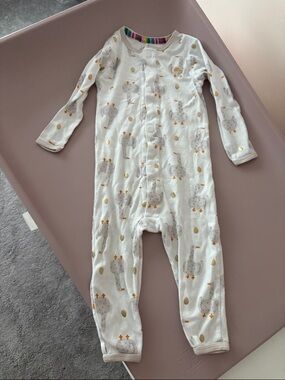 Magnetic me White & Gold Print One-Piece Pajamas